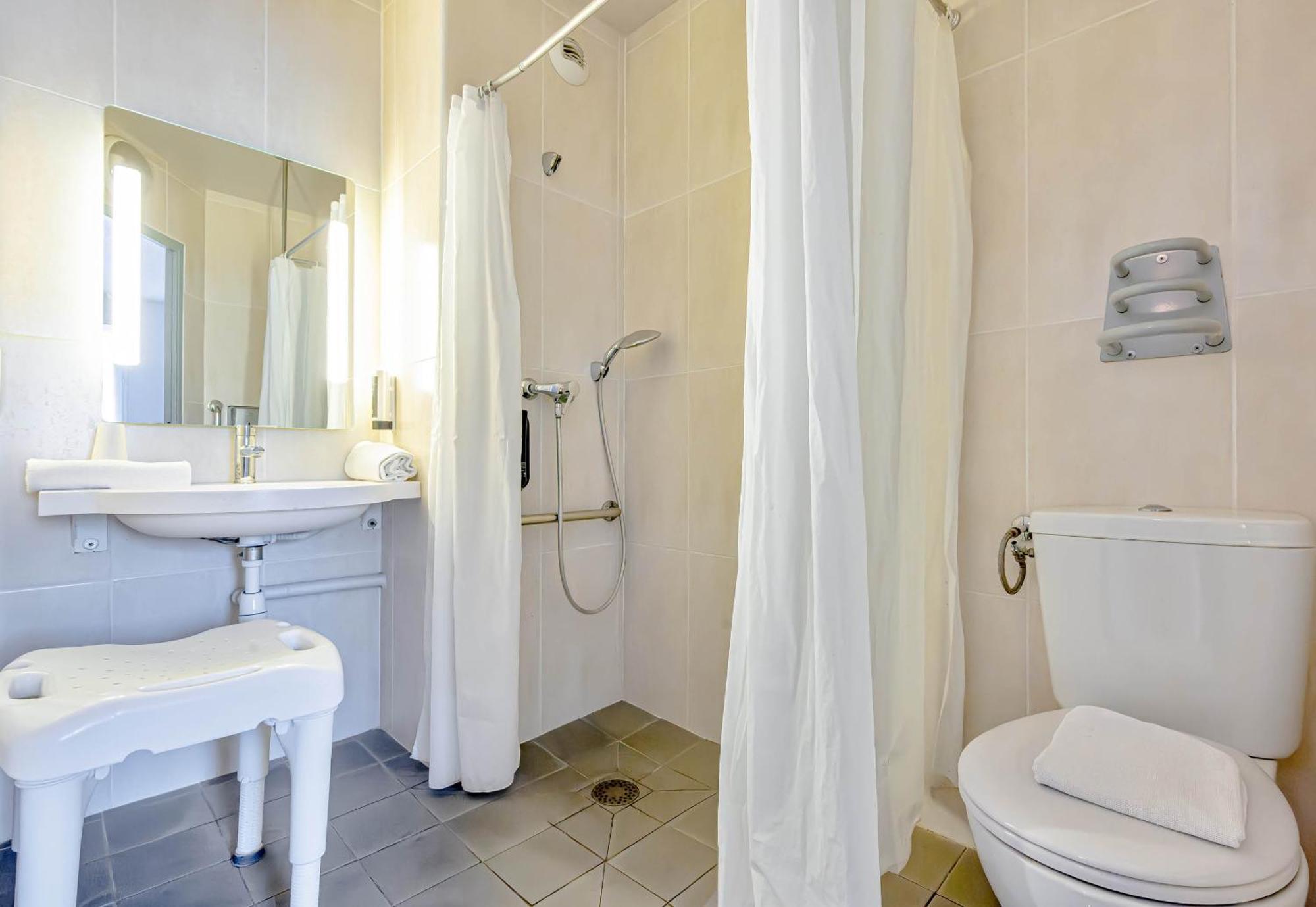 B&B Hotel Бриньоль Экстерьер фото
